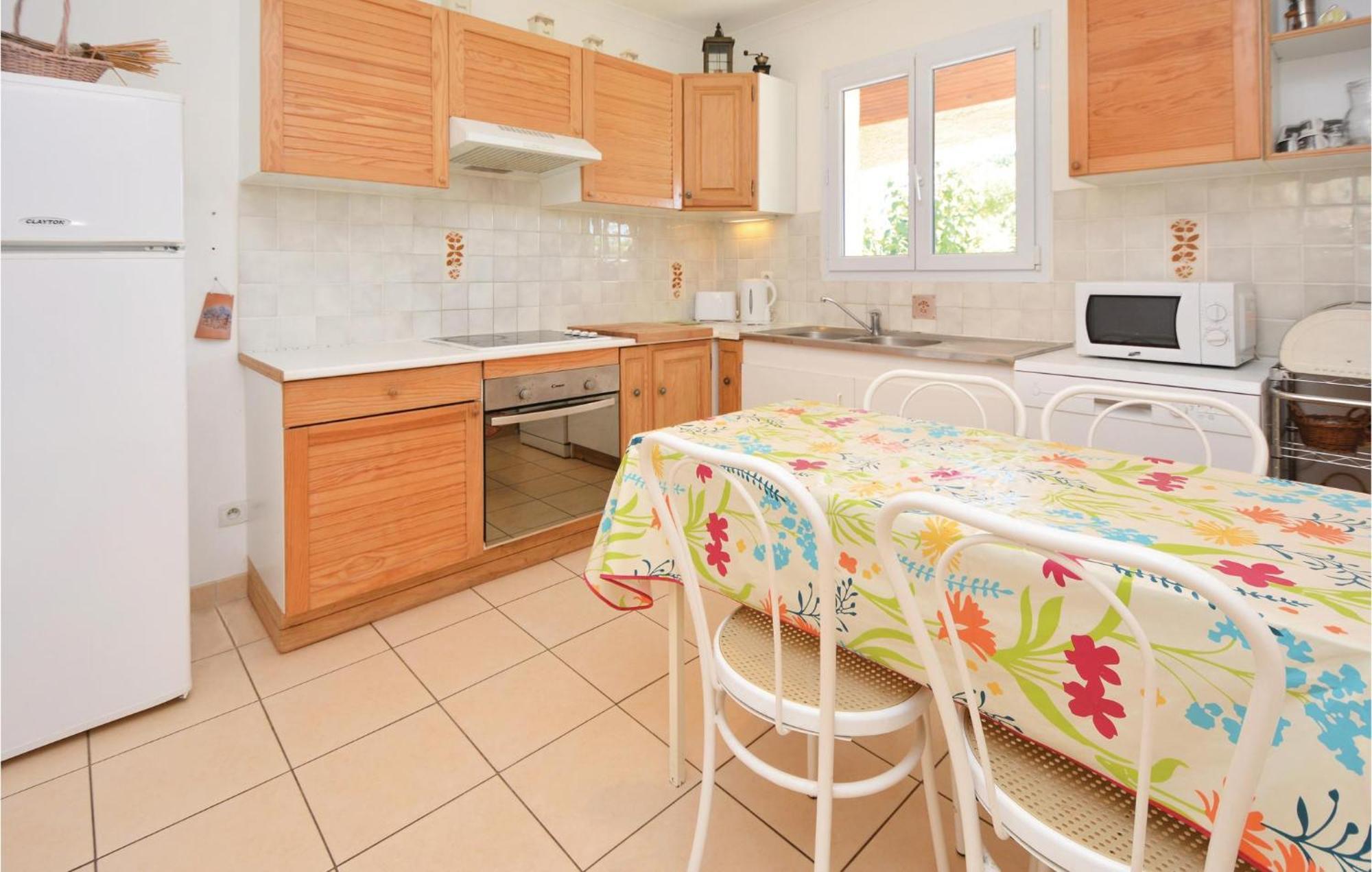 3 Bedroom Beautiful Home In Pignan Eksteriør billede